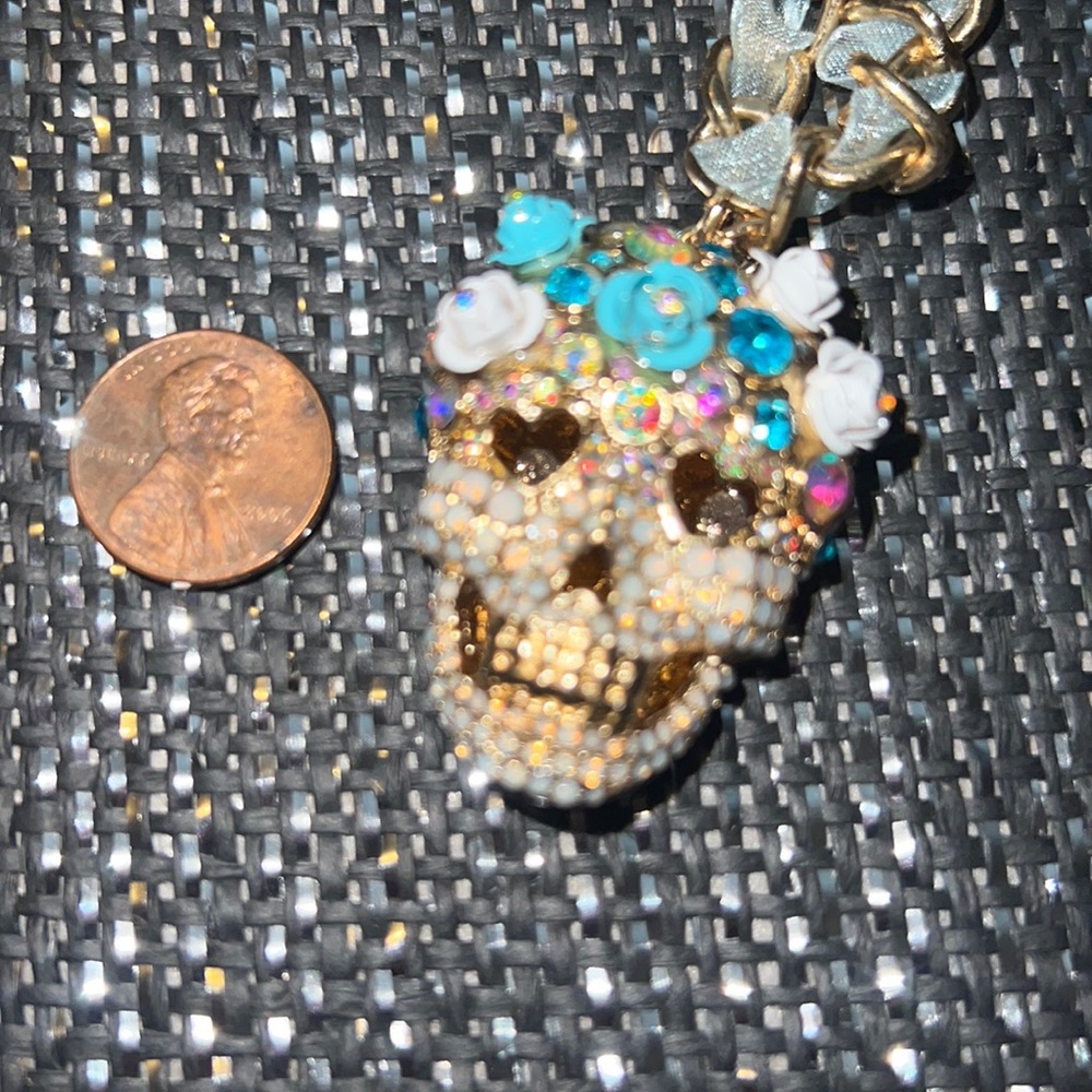 BNWT Betsey Johnson Skull necklace with flowers